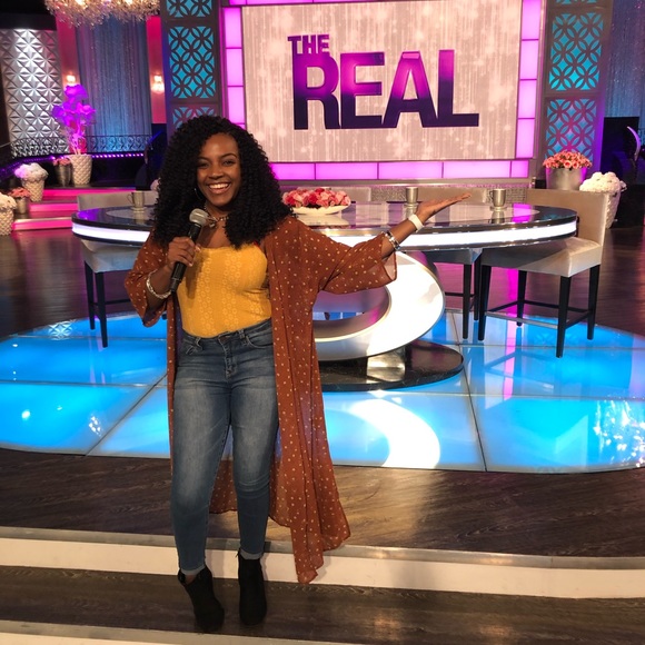 Meet your Posher, Tia - Picture 3 of 6